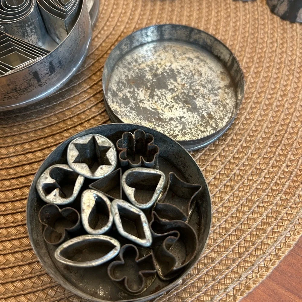 Silver Metal Bakeware Set